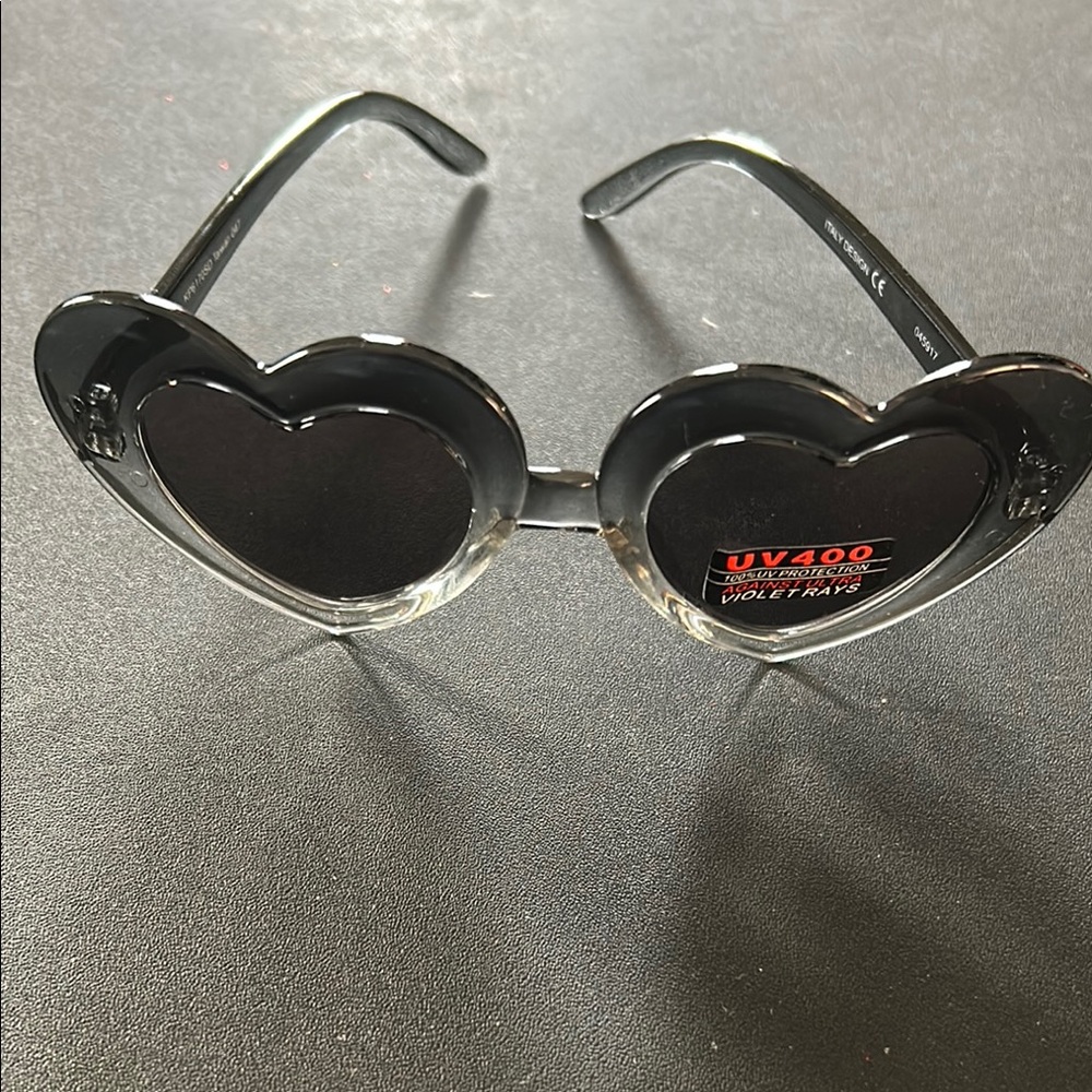 Heart-Shaped Black Kids Sunglasses